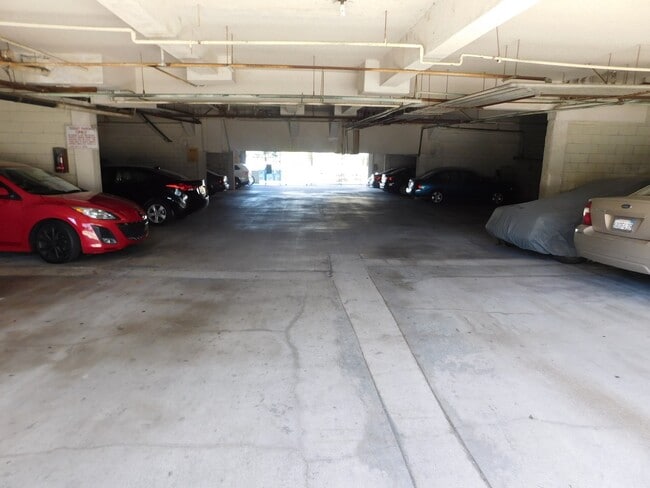 Building Photo - 10241 Commerce Ave