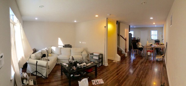 Building Photo - 2113 N Marvine St