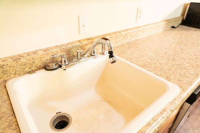 Building Photo - 114 Stratford Ct