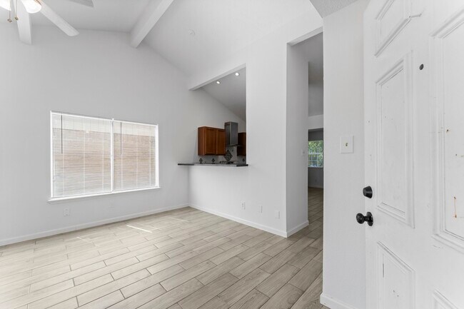 Building Photo - 12719 Monaco Rd