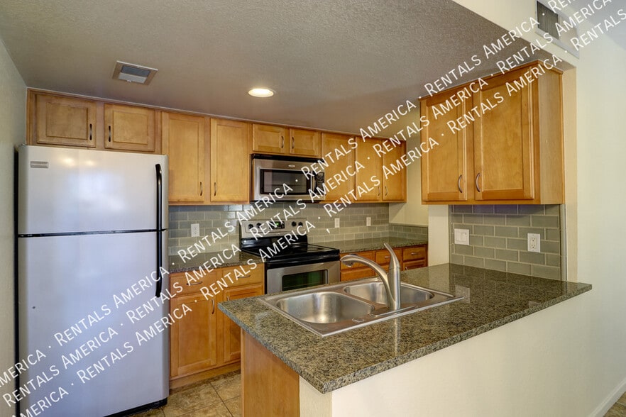 Building Photo - 200 E Southern Ave