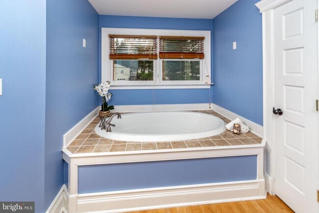 Building Photo - 24 Camelia Ct