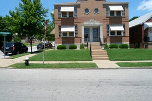 Building Photo - 5747 Devonshire Ave