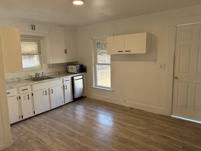 Building Photo - 8112 Melrose Ct W