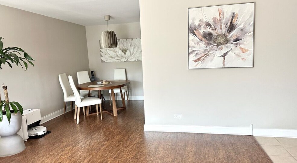 Building Photo - 190 S Wood Dale Rd