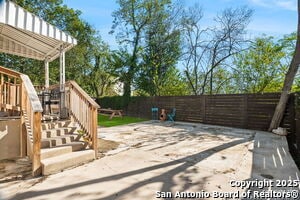 Building Photo - 810 Dakota St