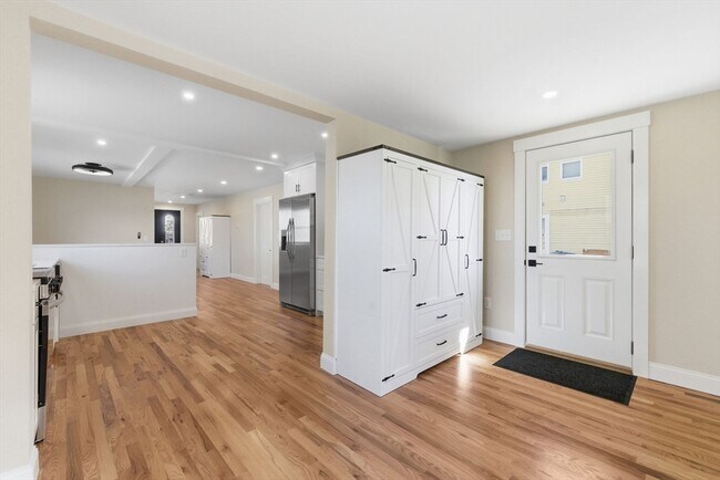 Building Photo - 20 Beacon St