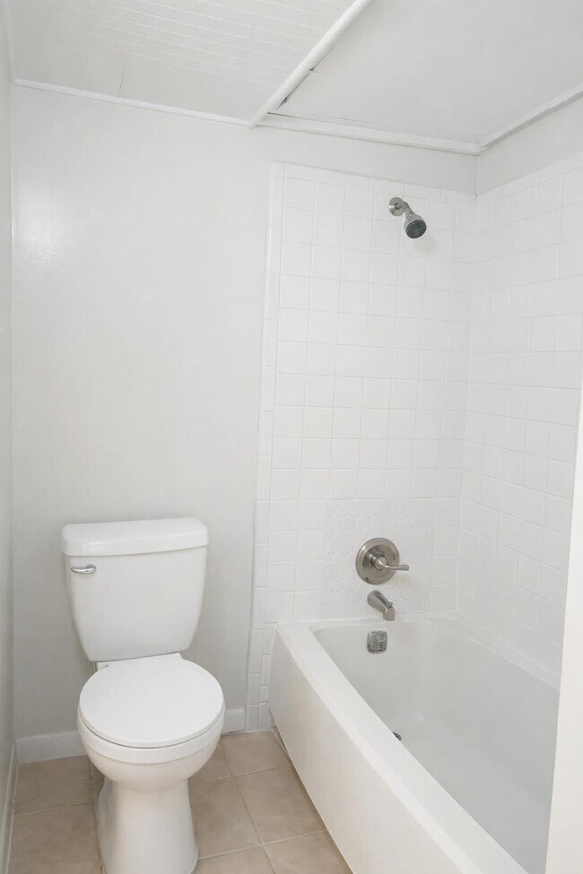 Building Photo - 3035 Walnut Bend Ln