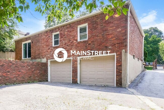 Building Photo - 3 Bedroom Pet-Friendly Home in Louisville,...