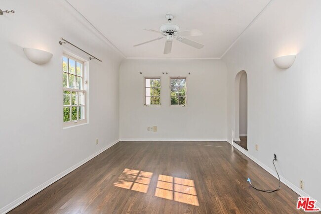 Building Photo - 139 S Anita Ave