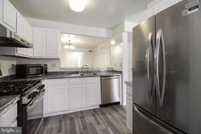 Building Photo - 6437 Terrace Ct