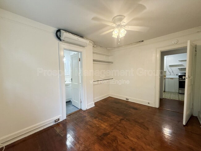 Building Photo - 93 Tradd St