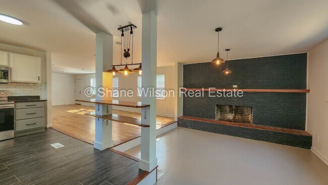 Building Photo - 3 BR / 1 BA East Ridge home for lease!