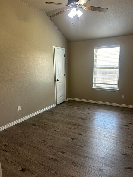 Building Photo - 4300 Hunters Place Dr