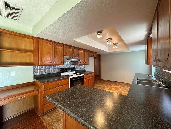 Building Photo - 512 Bonita Cir