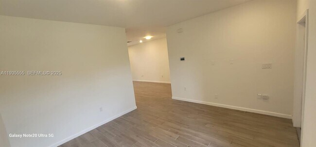 Building Photo - 2459 SE 10th St