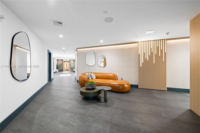 Building Photo - 90 SW 3rd St