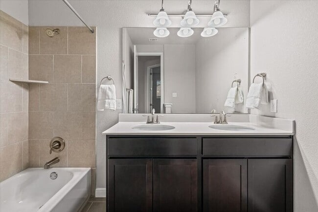 Building Photo - 811 Wilson Ranch Pl