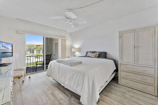 Building Photo - 101 NE 19th Ave