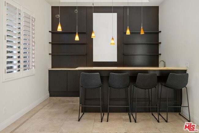 Building Photo - 1470 Paseo De Oro