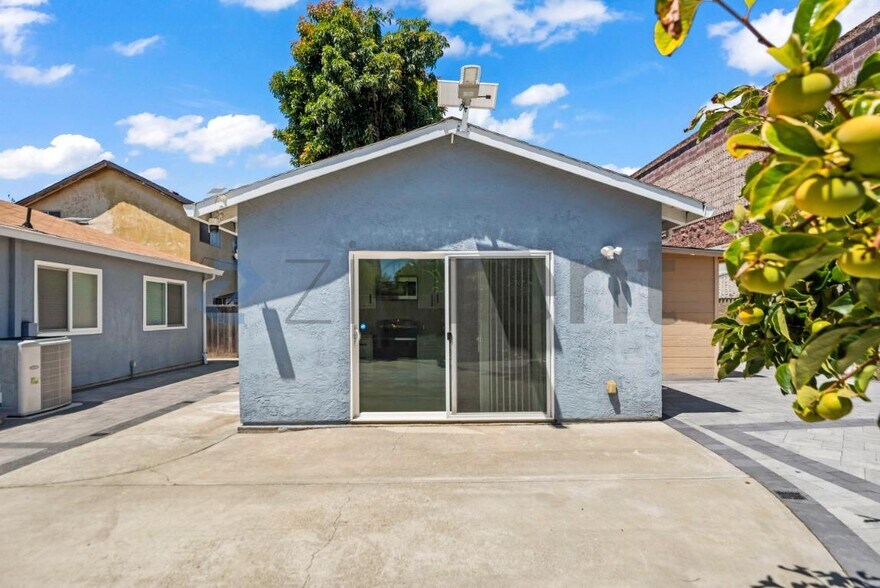 Building Photo - Unit ADU