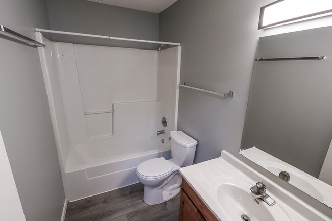 Building Photo - 1335 N 20th St