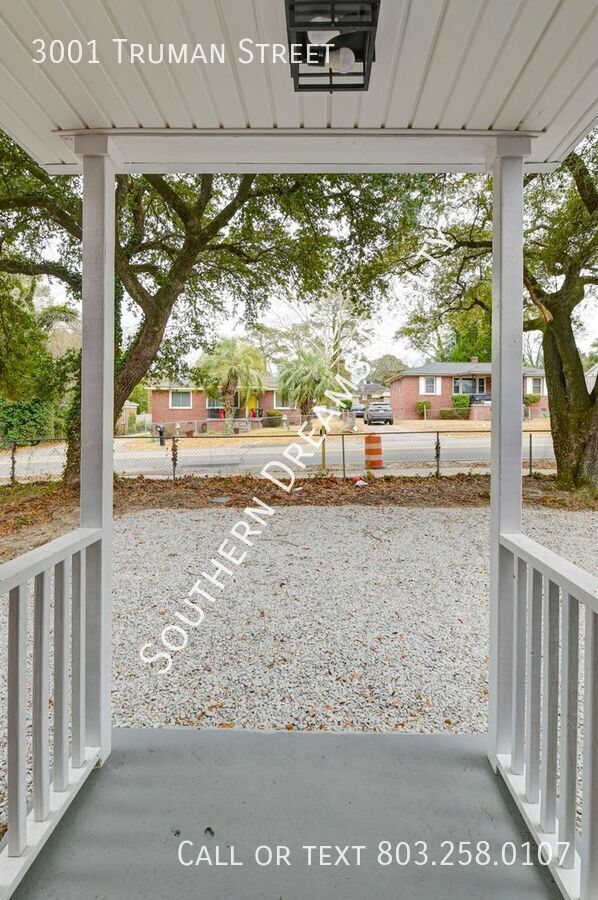 Building Photo - 3001 Truman St