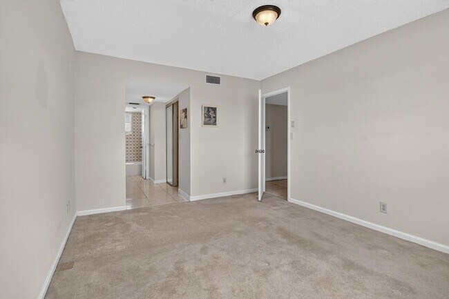 Building Photo - 4140 NW 44th Ave
