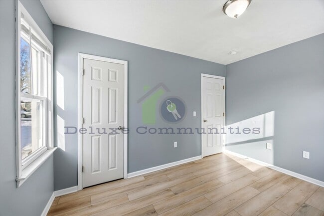 Building Photo - Spacious 3 Bedroom Single Family Home Near Downtown GR | $1795