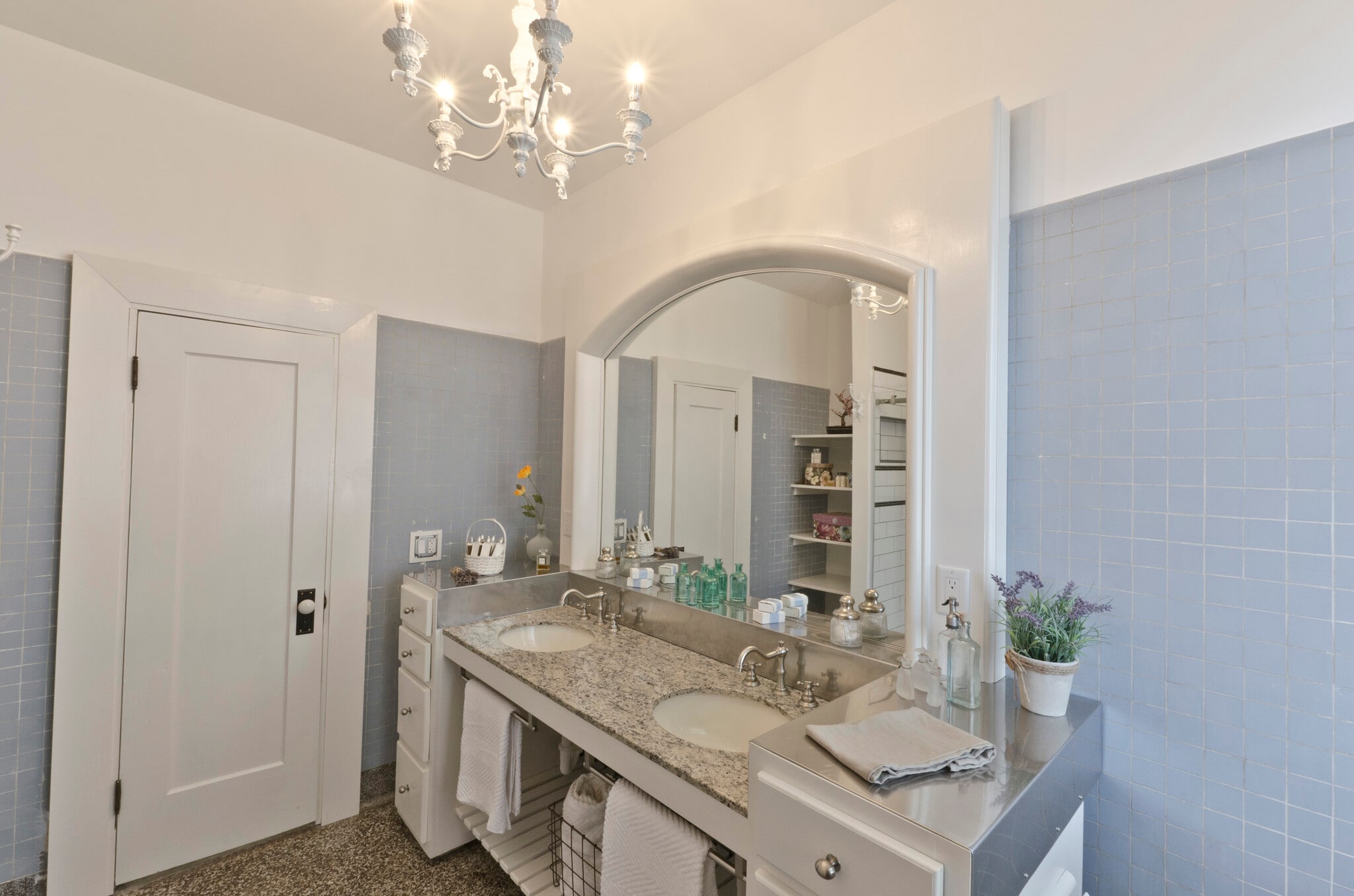 historical blue tiles - 6418 Habgood Rd