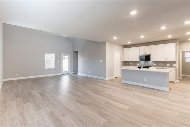 Building Photo - 909 Elijah Ln