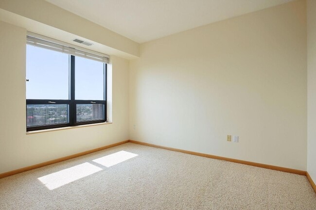 Building Photo - 500 E Grant St