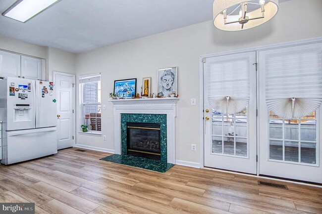 Building Photo - 10159 Elgin Way