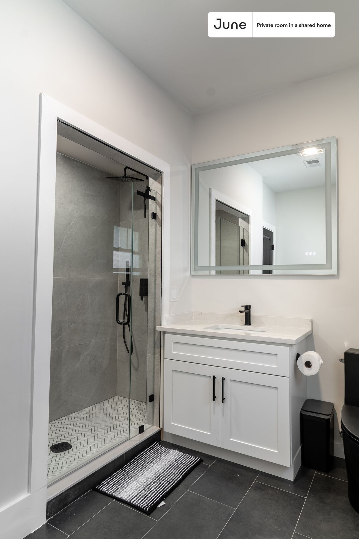 Building Photo - Room in Shared 5 bed/2 bath home