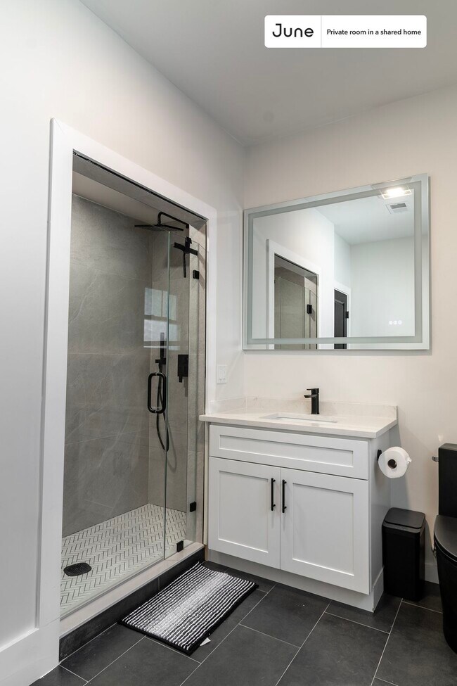 Building Photo - Room in Shared 5 bed/2 bath home in Roxbury