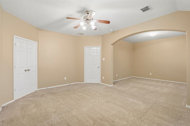 Building Photo - 9618 Red Rugosa Dr