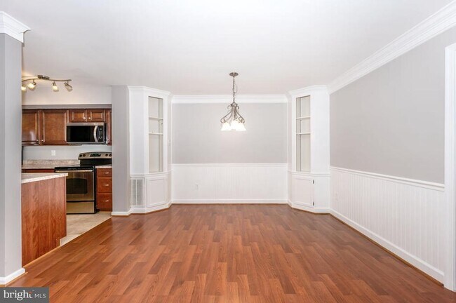 Building Photo - 20507 Shadyside Way