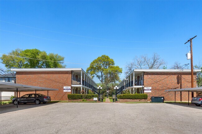 Building Photo - 401 E Main St
