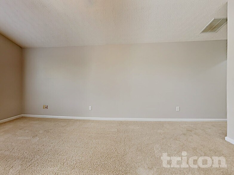 Building Photo - 613 Shadow Lake Dr