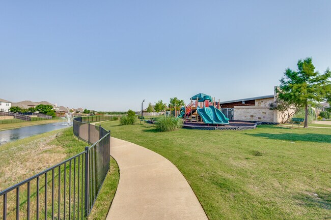 Building Photo - 1413 Lone Pine Dr