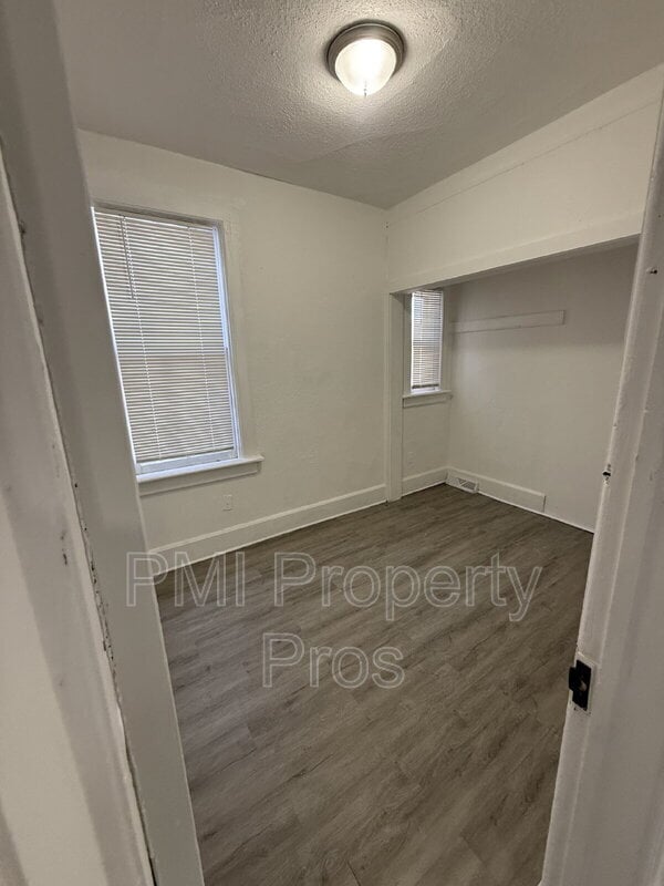 Building Photo - 2630 N 24th Pl