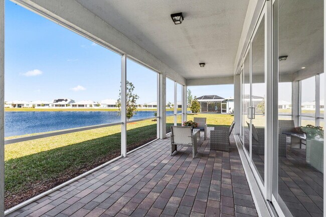 Building Photo - 10373 SW Green Turtle Ln