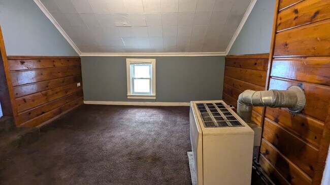 Building Photo - 1043 Chestnut St