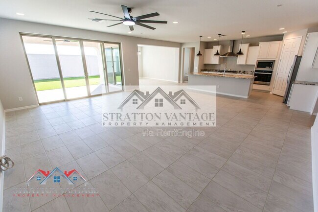 Building Photo - 17625 W Pasadena Ave