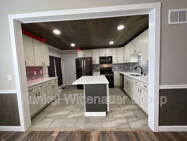 Building Photo - 346 Radcliff Rd