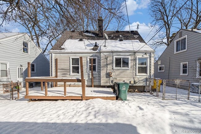 Building Photo - 2045 Central St