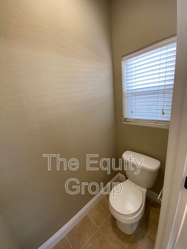 Building Photo - 1424 N Oliveto Ct