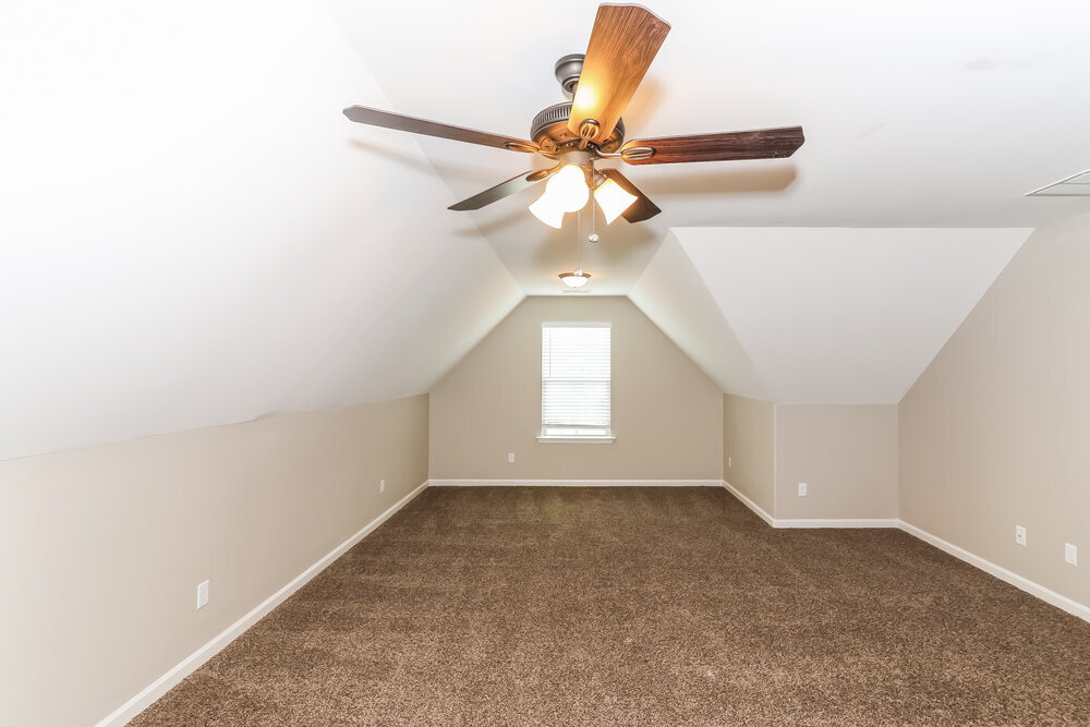 Building Photo - 6164 Humphreys Dr