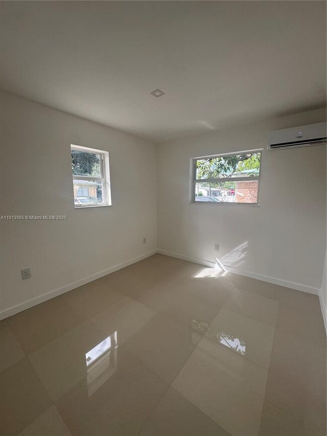 Building Photo - 53 NE 56th St