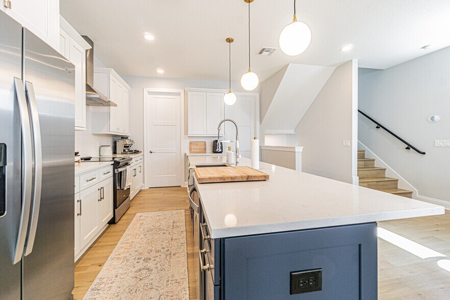 Building Photo - 4729 Legacy Park Dr